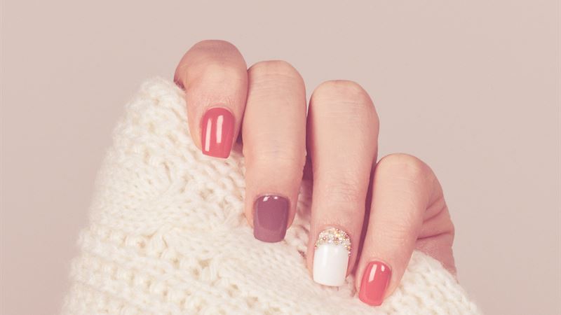 Latest Trends in Nail Colors and Artistic Nail Designs