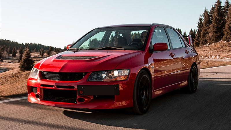 Comprehensive Overview of the Mitsubishi Outlander PHEV: Features, Performance, and Design