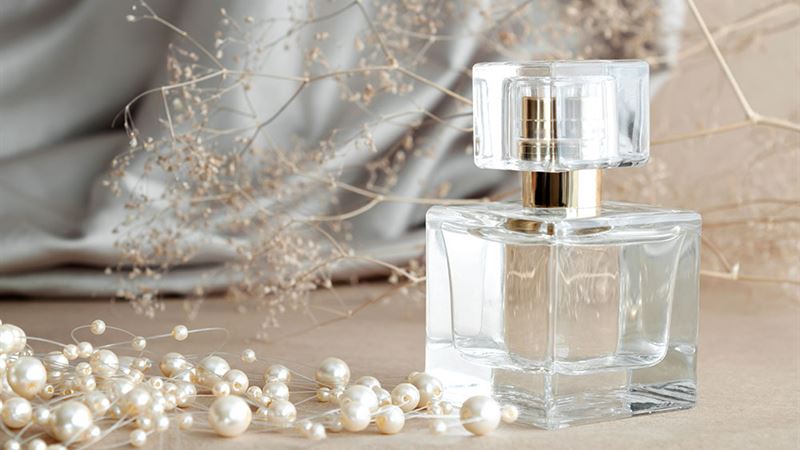 Luxury Perfume Collection: Top 5 Fragrances for Men and Women in 2024