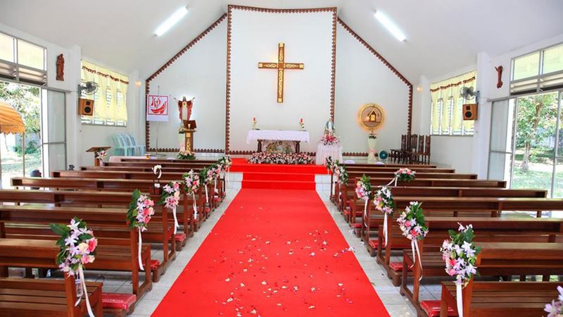 Ultimate Guide to Selecting the Perfect Chairs for Your Church Sanctuary