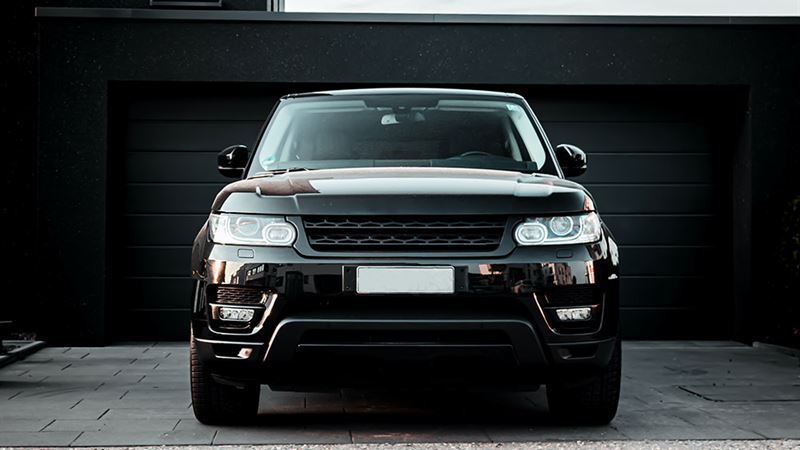 Discover the Luxurious Performance and Design of the Land Rover Range Rover Velar