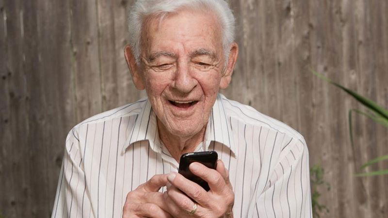Why Jitterbug Smartphones Are the Ideal Choice for Senior Citizens