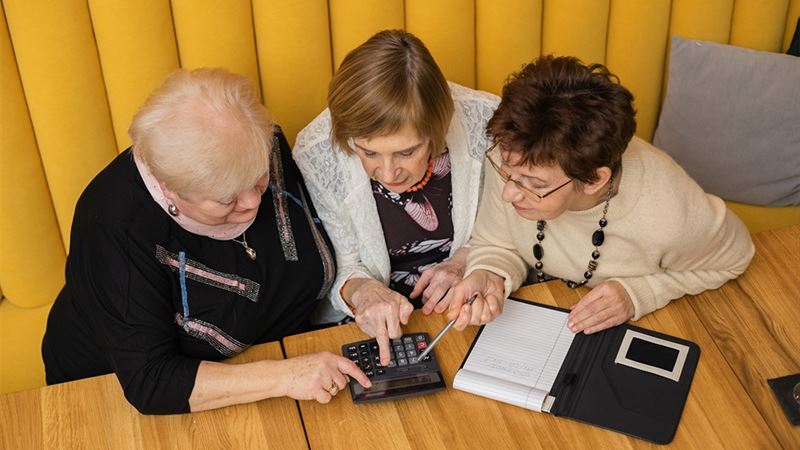 Comprehensive Guide to Retirement Savings and Pension Options for Older Adults