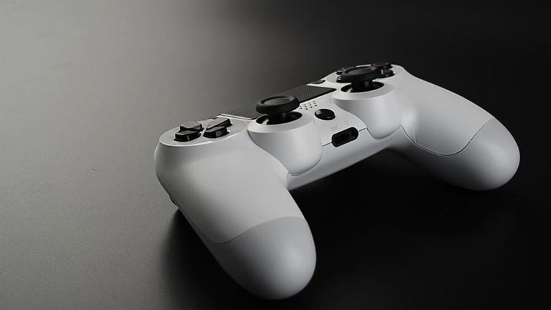 Enhancing Gaming Experience with Console Headphones and Essential Accessories