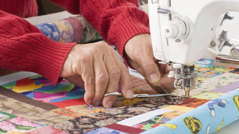 Comprehensive Guide to Full-Size and Queen-Size Quilts: Features, Construction, and Care Tips