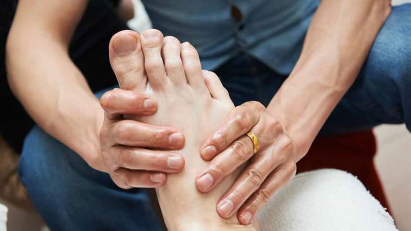Comprehensive Strategies for Managing Diabetic Foot Discomfort