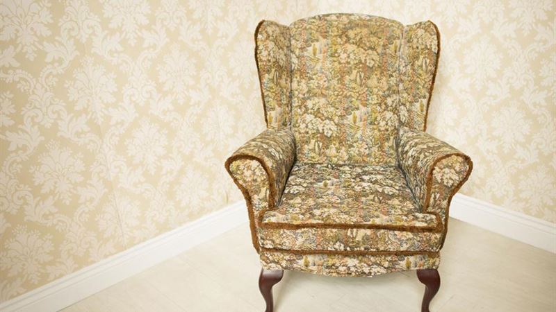 Comprehensive Guide to Restoring and Maintaining Vintage Furniture