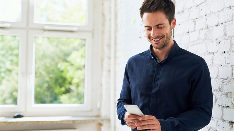 The Impact of Mobile Smartphones on Modern Society and Daily Life