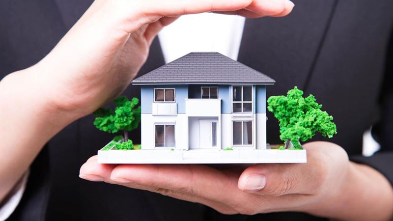 Essential Insights into Investing in Commercial Real Estate for Success