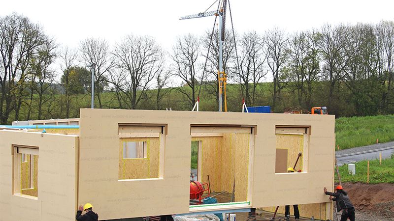 Comprehensive Guide to Buying and Selling Prefab Homes: Key Factors and Market Insights