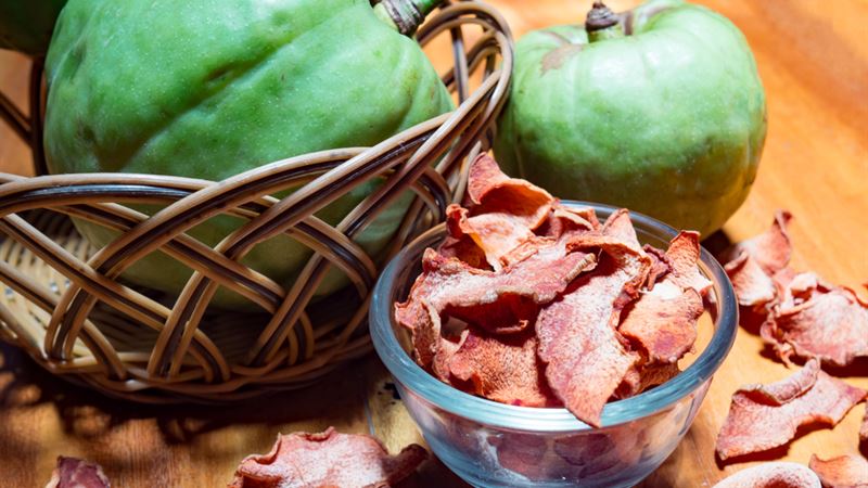 Comprehensive Guide to Garcinia Cambogia Supplements: Benefits, Risks, and Alternatives