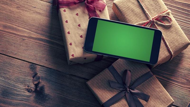 Unique and Thoughtful Gift Ideas for Men and Women to Impress and Delight