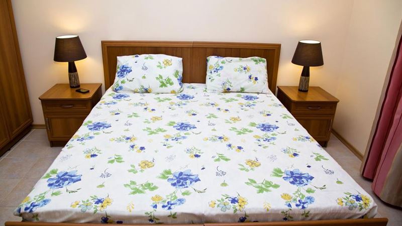 Comprehensive Guide to Choosing the Best Mattress Types: Pros, Cons, and Tips