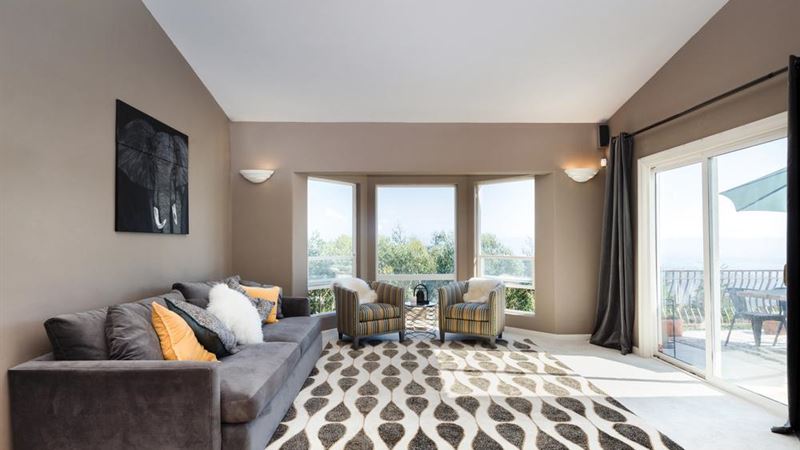 Ultimate Guide to Selecting the Perfect Living Room Rug