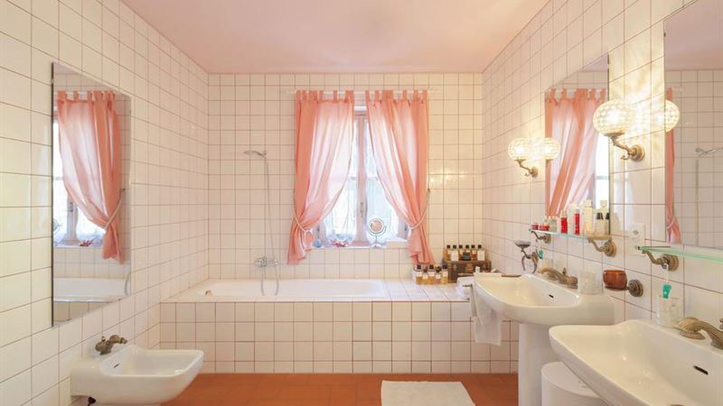 Comprehensive Guide to Selecting Perfect Bathroom Curtains