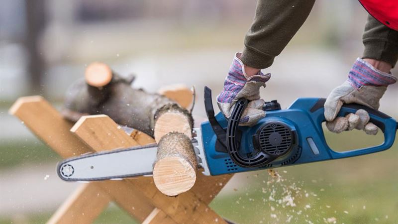 Comprehensive Guide to Selecting the Perfect Chainsaw for Your Garden Needs