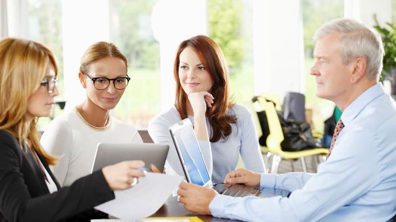 Comprehensive Guide to Choosing the Optimal Financial Advisor for Your Wealth Management