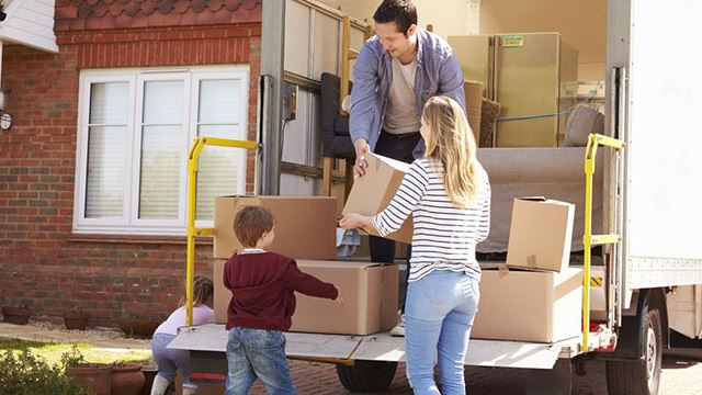 Comprehensive Guide to Renting Moving Trucks: Essential Factors and Tips