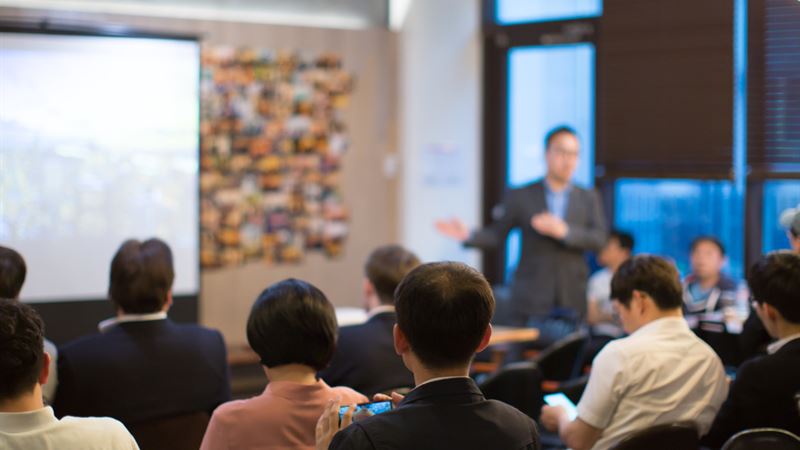 Is Pursuing an Online Management Degree a Secure and Wise Choice?