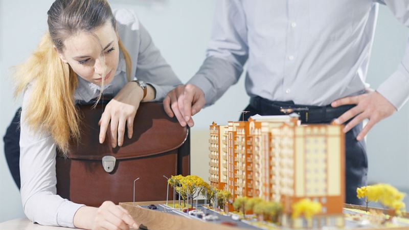 Comprehensive Guide to Mortgage Refinancing: Benefits, Drawbacks, and Key Insights