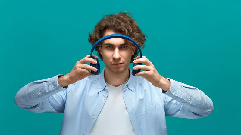 Ultimate Guide to the Best Headphones and Earphones for 2024