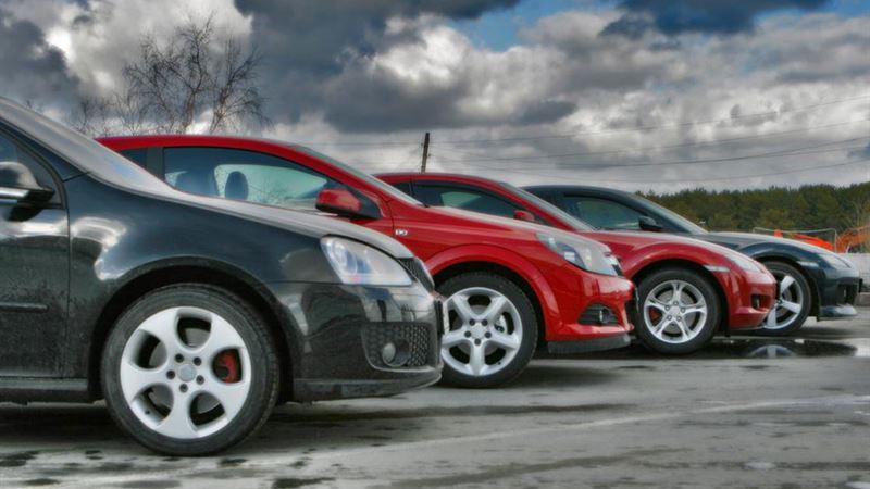 Elevating Luxury: The Ultimate Guide to High-End Automobiles in Today's Market