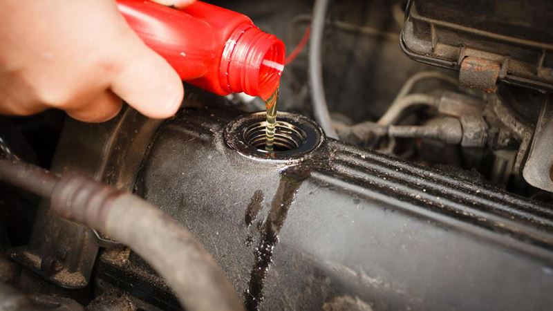 Essential Guide to the Top Motor Oils for Your Vehicle's Performance and Longevity