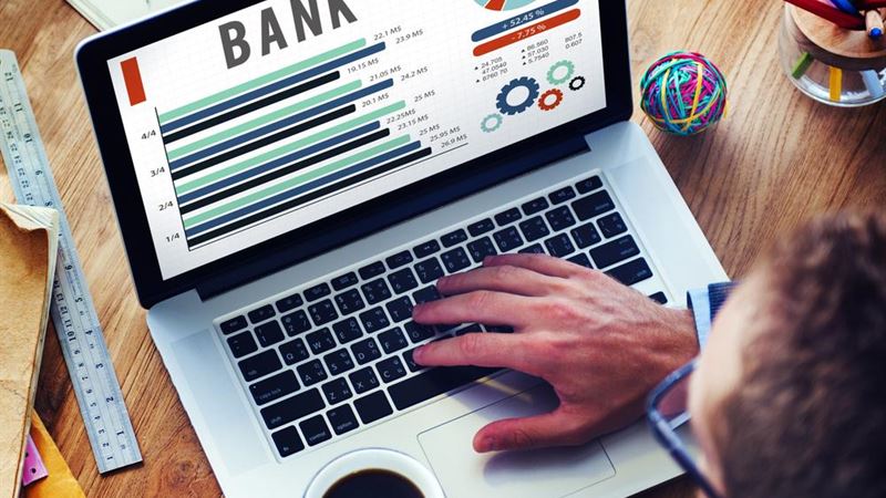 Comprehensive Guide to Investing in Banks and Financial Institutions: Benefits and Drawbacks