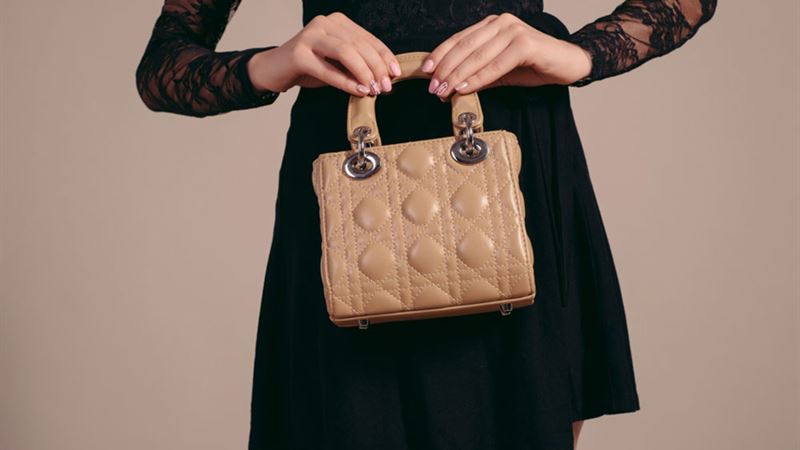 Essential Guide to Burberry Bags: Timeless Elegance and Modern Design