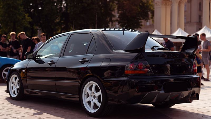 Comprehensive Overview of the Mitsubishi 3000GT: Features, Trims, and Specifications