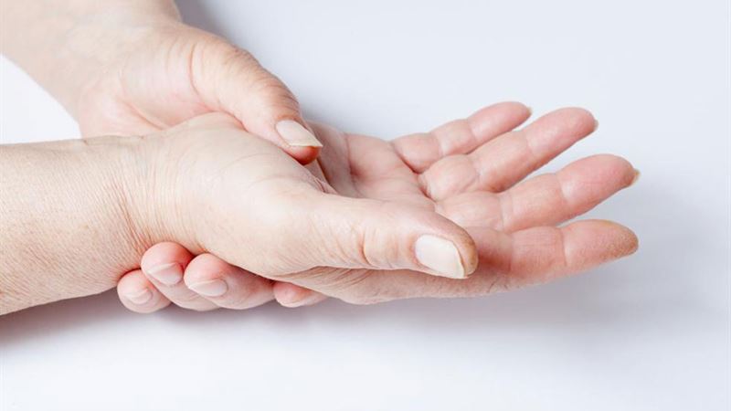 Comprehensive Guide to Rheumatoid Arthritis and Fibromyalgia: Symptoms, Causes, and Treatments
