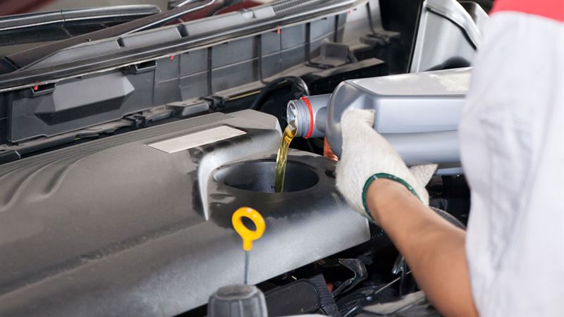 Essential Advantages of Regularly Changing Your Vehicle's Oil