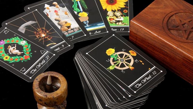 Comprehensive Guide to the Six Main Types of Psychic Readings