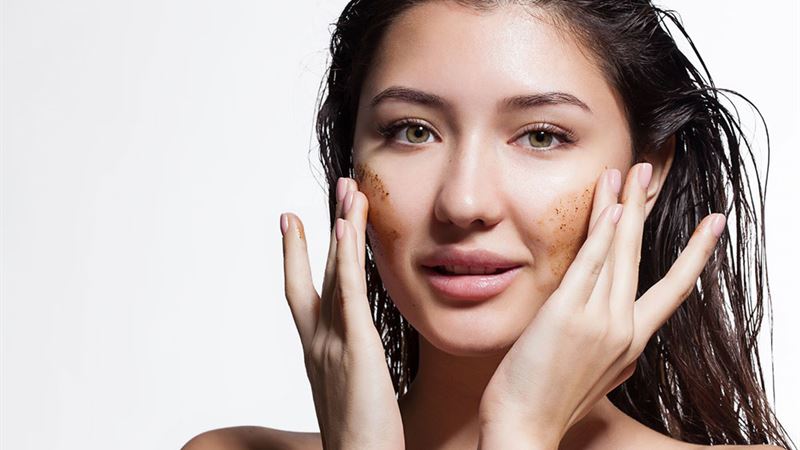 Comprehensive Guide to the Benefits and Proper Use of Exfoliating Face Scrubs