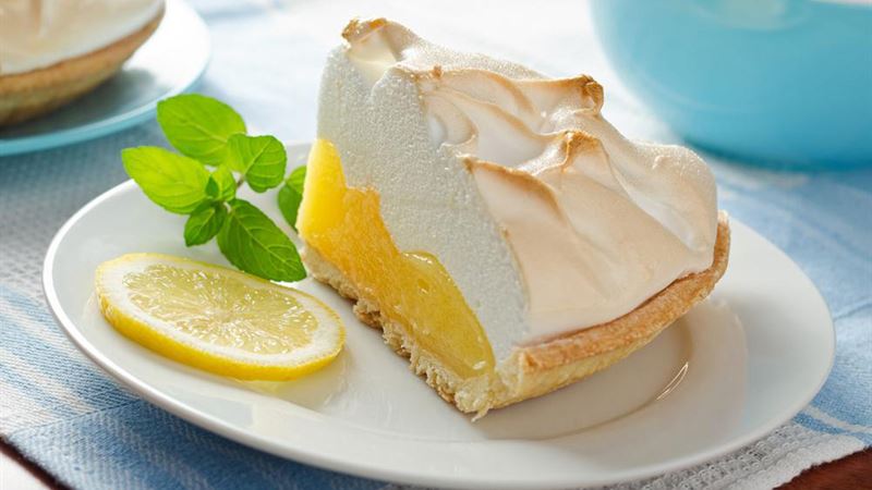 The Ultimate Guide to Making Classic Lemon Meringue Pie at Home
