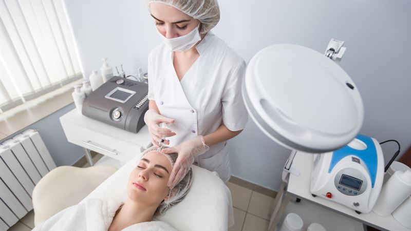 Top 5 Funding Opportunities for Cosmetology Students in the United States